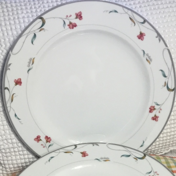 (2)  Salad Dessert Plates 8-1/4", Christopher Stuart Y0205 Melrose Fine China - Picture 3 of 8